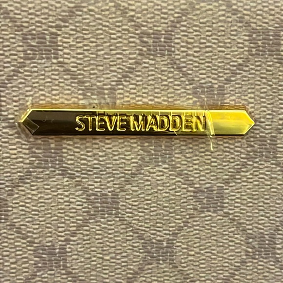 Steve Madden bag. Handbag. Purse. Pocketbook. - Picture 5 of 13